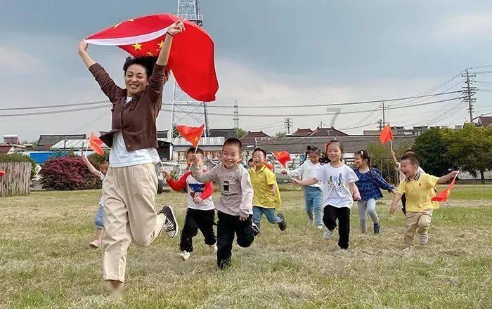 香港青年爱乐乐团“2024经典名曲新年慈善音乐会”圆满落幕